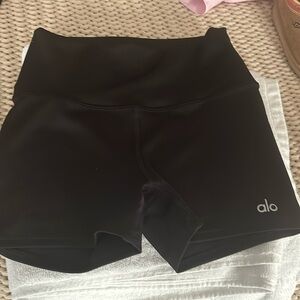 Alo 3” high waisted airlift short NWOT black
